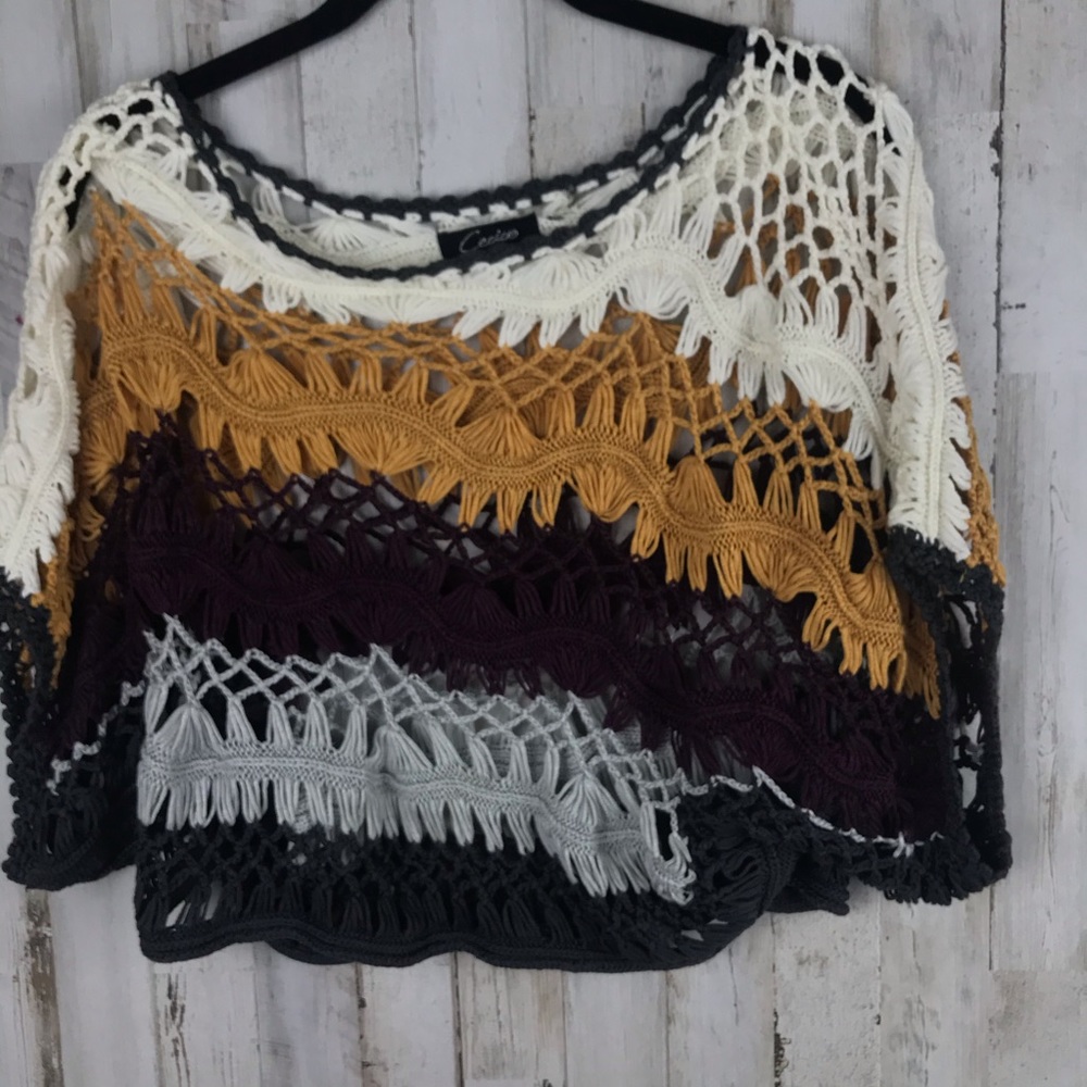 Cecio Boho Poncho Crop Sweater Size Small